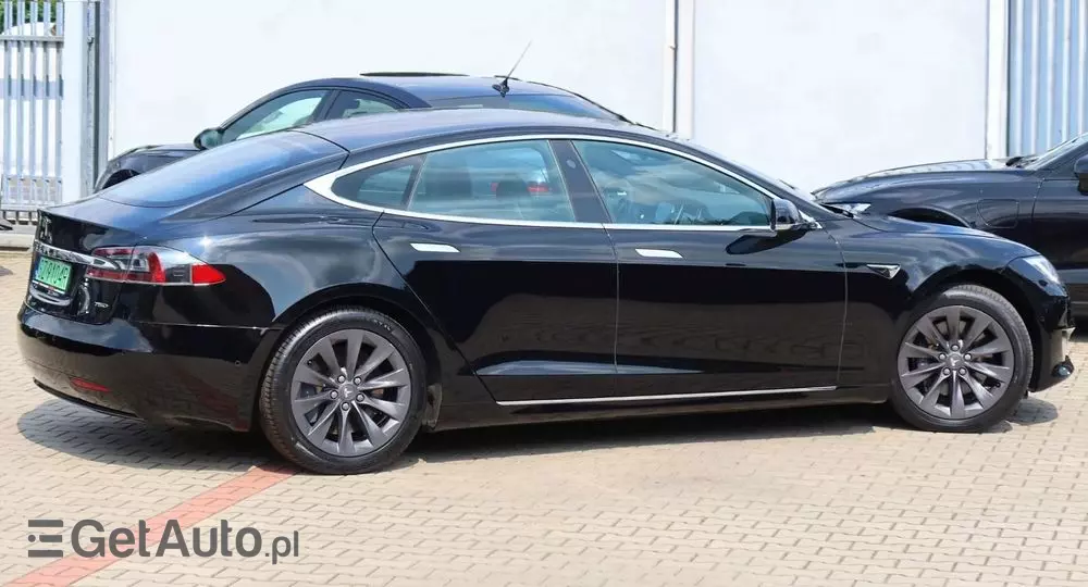 TESLA Model S Dual Motor Allradantrieb