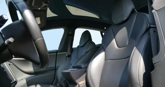 TESLA Model S Dual Motor Allradantrieb