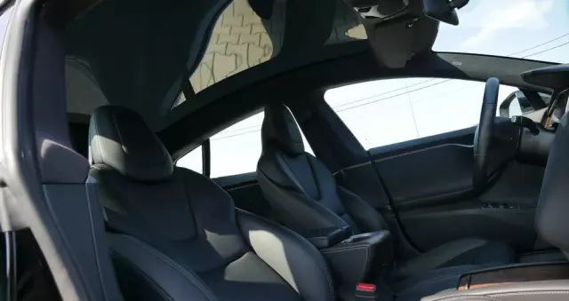 TESLA Model S Dual Motor Allradantrieb