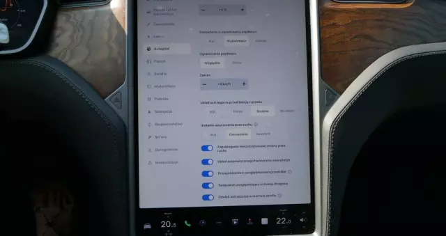 TESLA Model S Dual Motor Allradantrieb