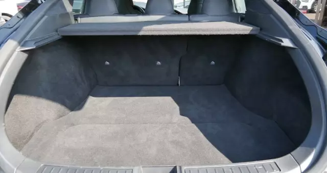 TESLA Model S Dual Motor Allradantrieb