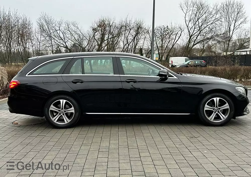 MERCEDES-BENZ Klasa E 220 d Business Edition 9G-TRONIC
