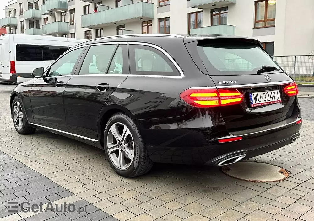 MERCEDES-BENZ Klasa E 220 d Business Edition 9G-TRONIC