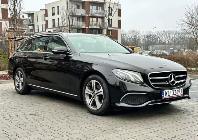 MERCEDES-BENZ Klasa E 220 d Business Edition 9G-TRONIC