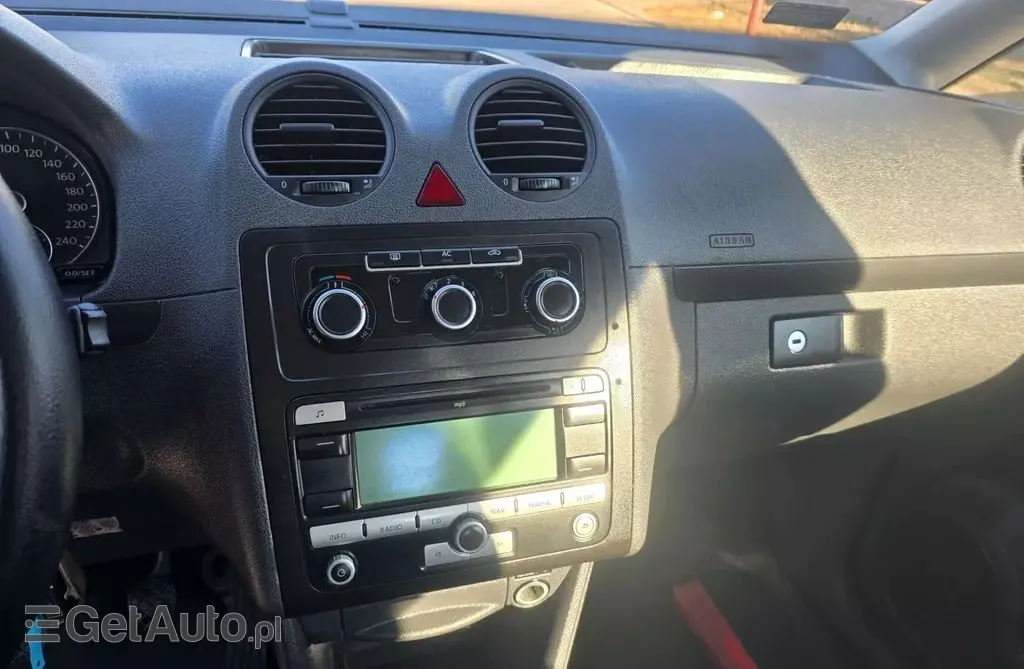 VOLKSWAGEN Caddy 
