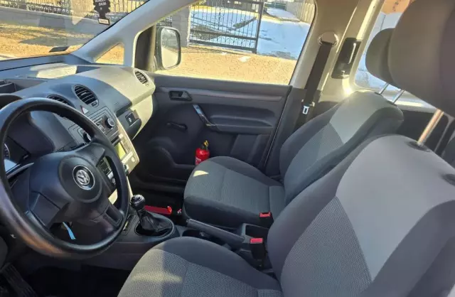 VOLKSWAGEN Caddy 