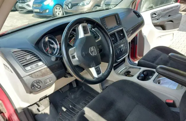 DODGE Grand Caravan 