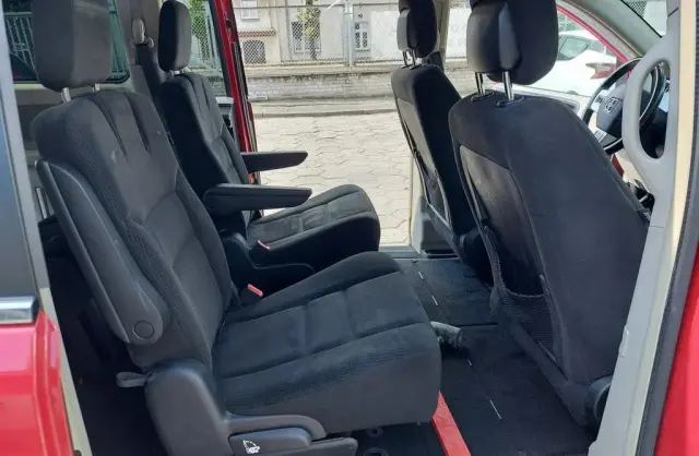 DODGE Grand Caravan 