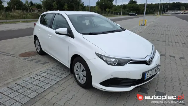 TOYOTA Auris Active