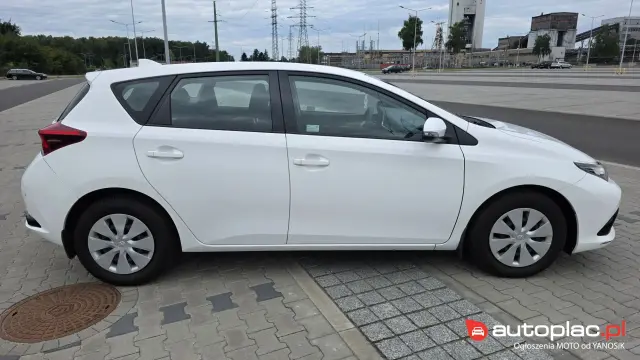 TOYOTA Auris Active