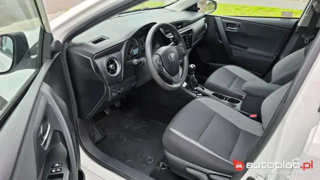 TOYOTA Auris Active