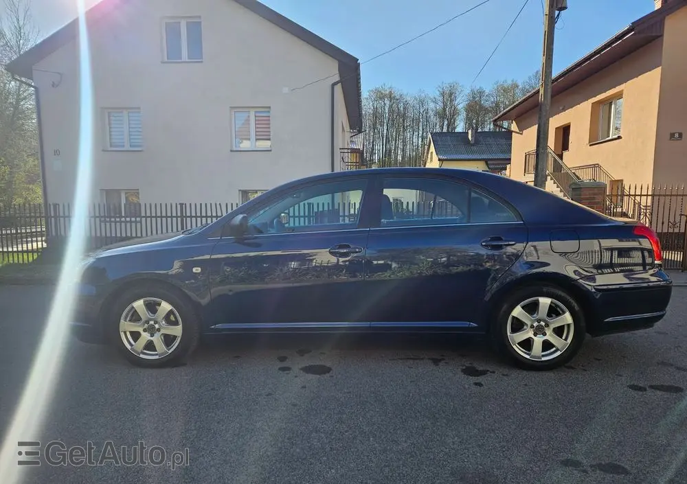 TOYOTA Avensis 2.0 VVT-i Executive