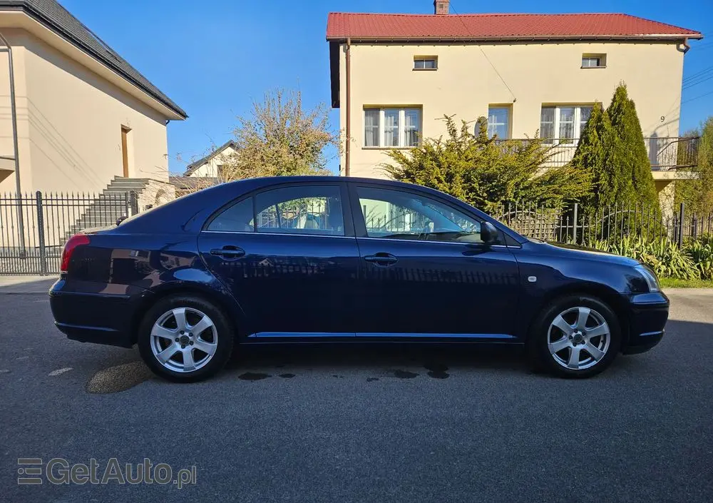 TOYOTA Avensis 2.0 VVT-i Executive