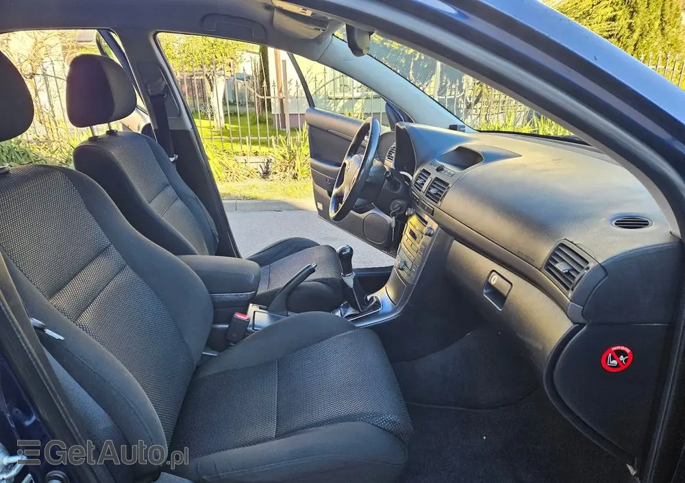 TOYOTA Avensis 2.0 VVT-i Executive