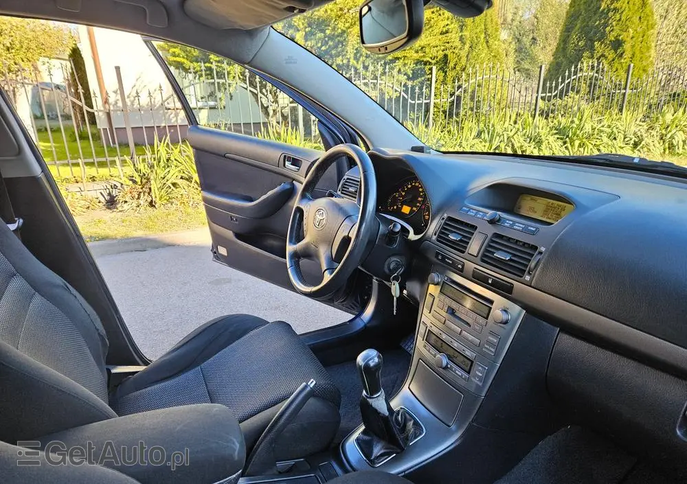 TOYOTA Avensis 2.0 VVT-i Executive