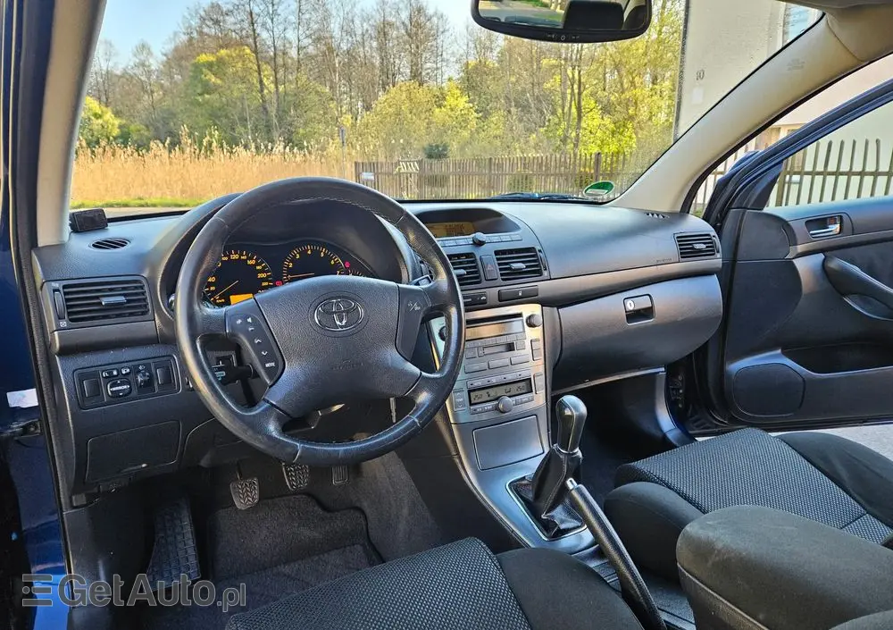 TOYOTA Avensis 2.0 VVT-i Executive