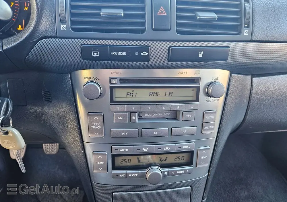 TOYOTA Avensis 2.0 VVT-i Executive