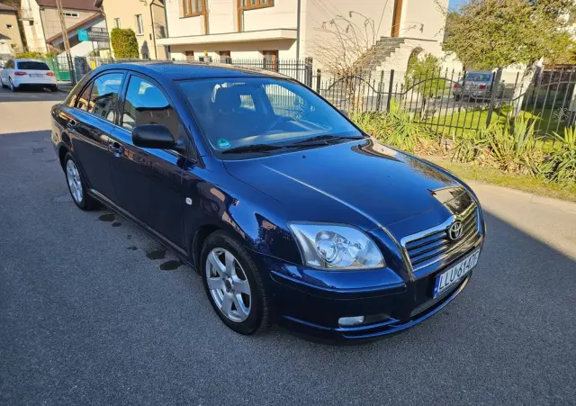 TOYOTA Avensis 2.0 VVT-i Executive