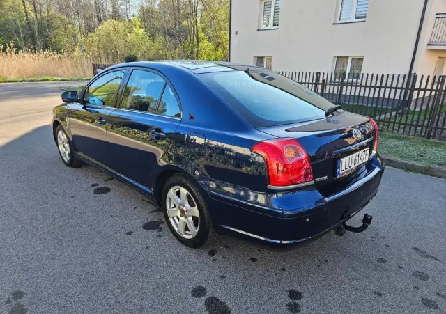TOYOTA Avensis 2.0 VVT-i Executive