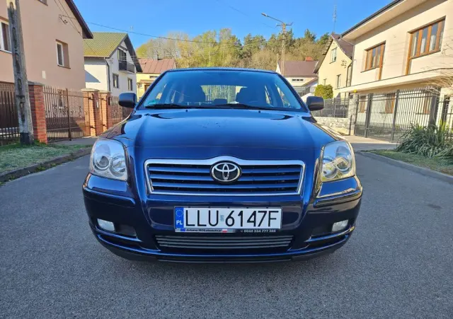 TOYOTA Avensis 2.0 VVT-i Executive