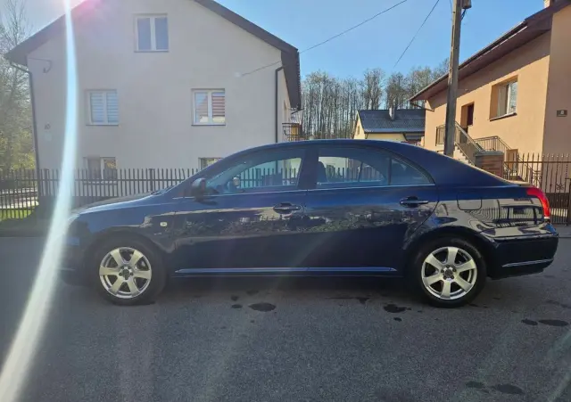 TOYOTA Avensis 2.0 VVT-i Executive
