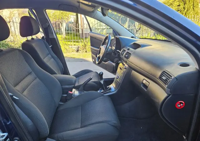 TOYOTA Avensis 2.0 VVT-i Executive