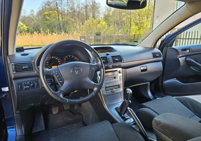 TOYOTA Avensis 2.0 VVT-i Executive