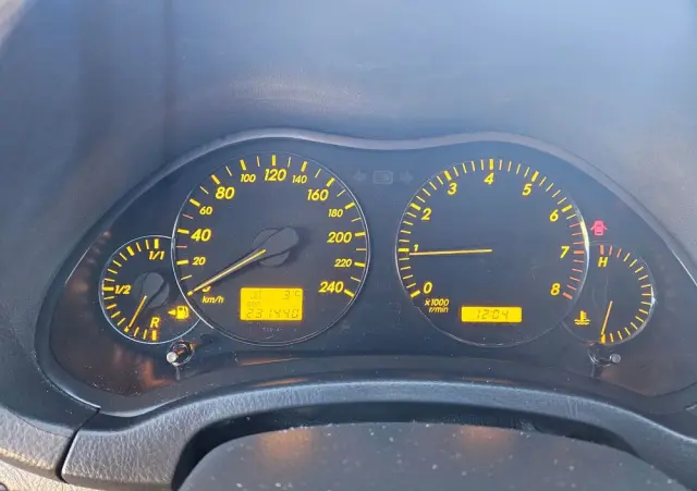 TOYOTA Avensis 2.0 VVT-i Executive