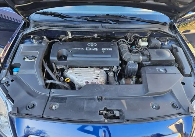TOYOTA Avensis 2.0 VVT-i Executive