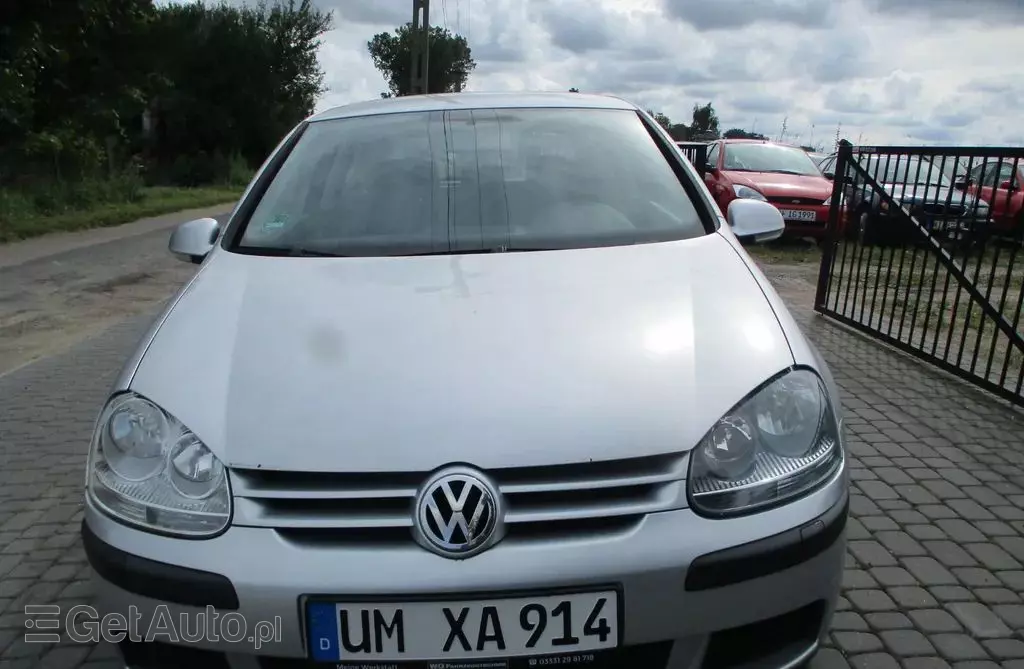VOLKSWAGEN Golf 