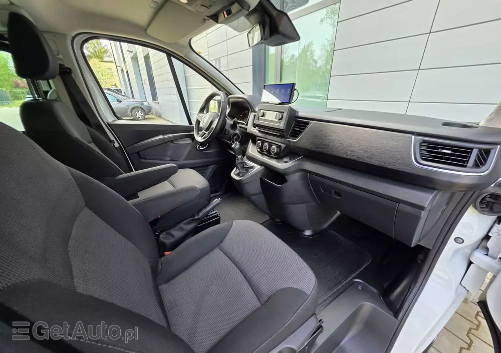 RENAULT Trafic 