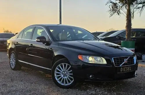 VOLVO S80 