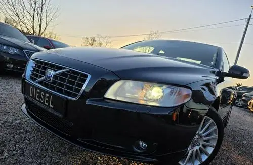VOLVO S80 
