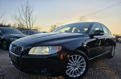 VOLVO S80 