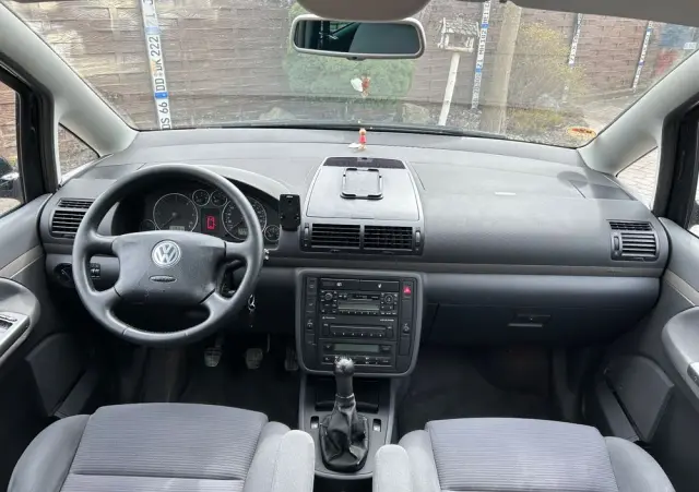 VOLKSWAGEN Sharan 1.9 TDI Family
