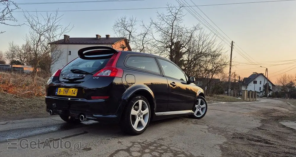 VOLVO C30 D4 R-Design