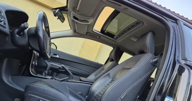 VOLVO C30 D4 R-Design