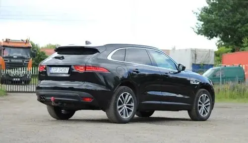 JAGUAR F-Pace 