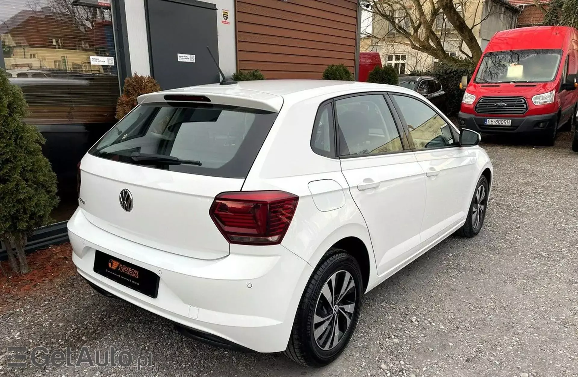 VOLKSWAGEN Polo 