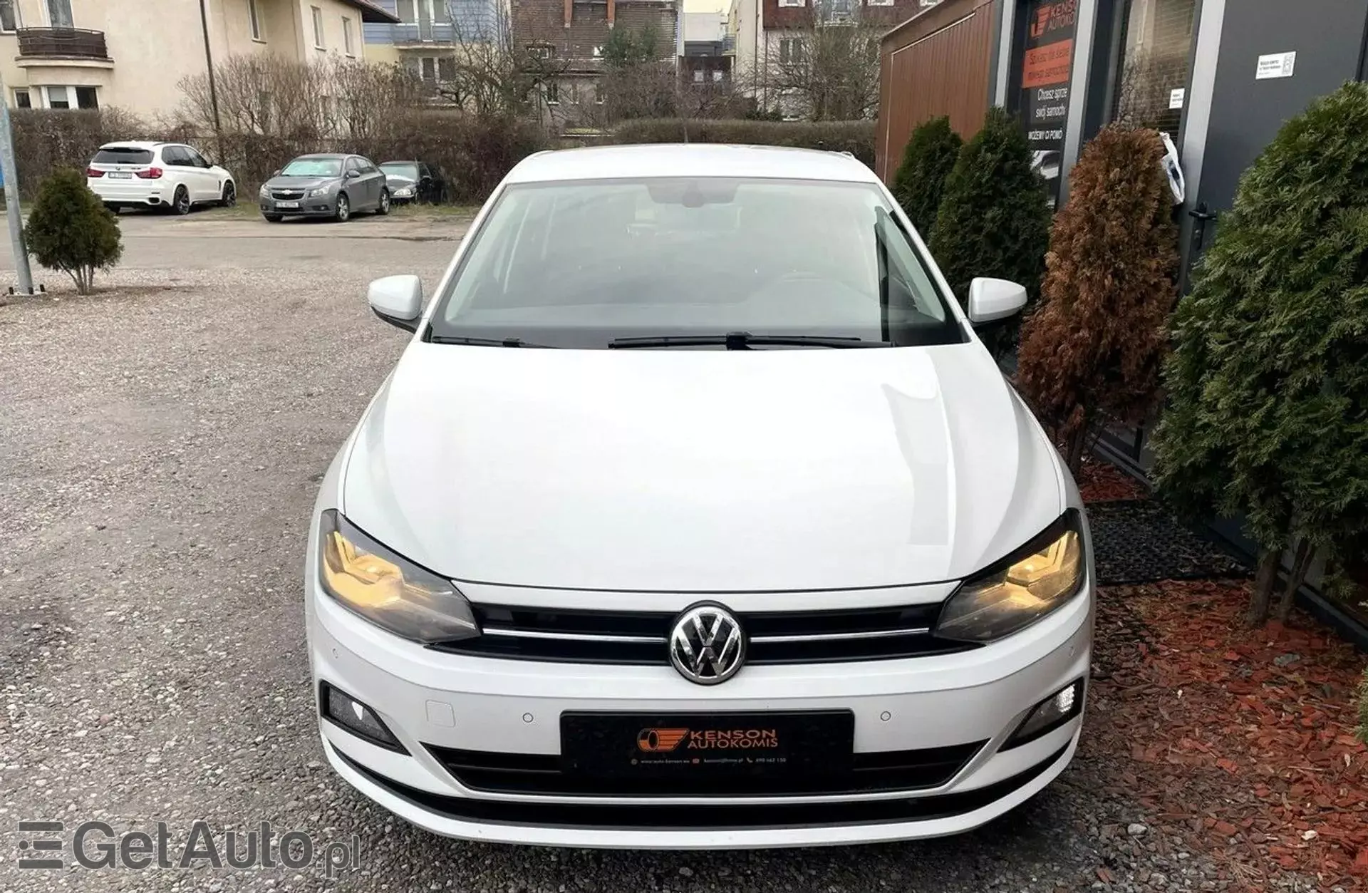 VOLKSWAGEN Polo 