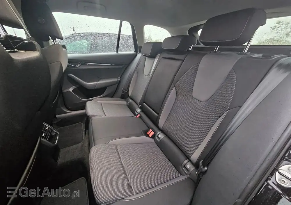 SKODA Octavia Combi 2.0 TDI DSG Style