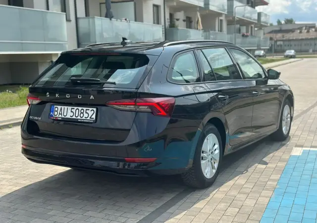 SKODA Octavia Combi 2.0 TDI DSG Style