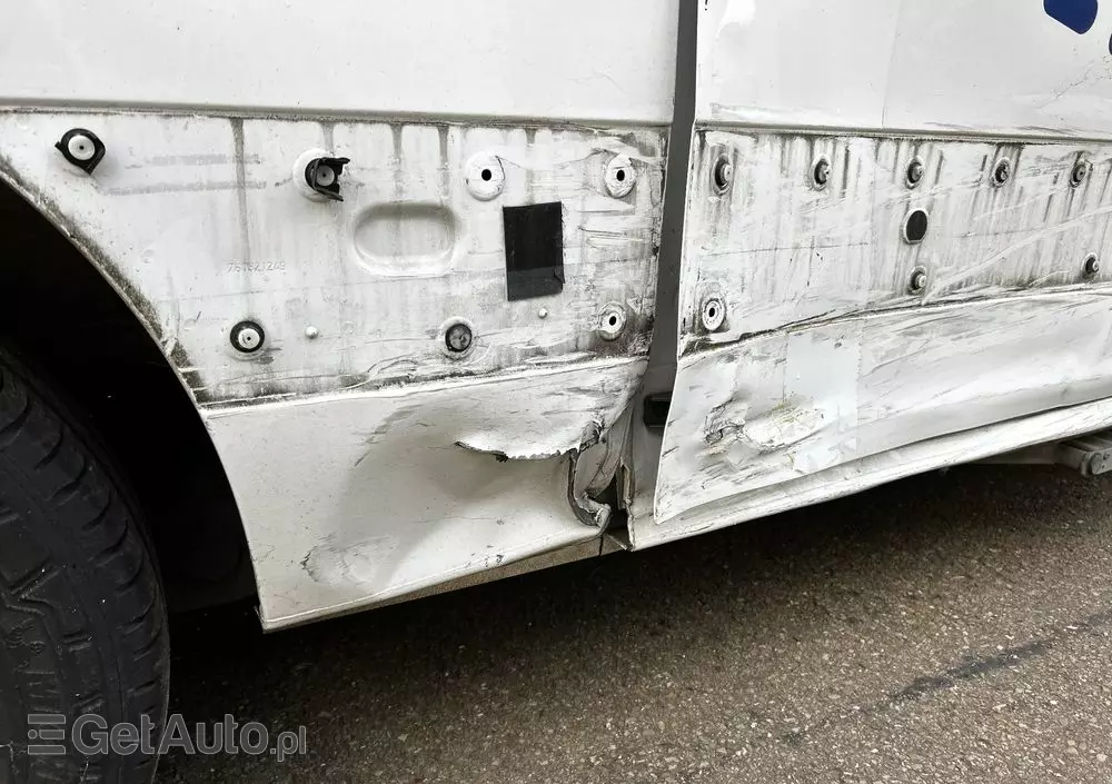 RENAULT MASTER VEGAS AMBULANCE 