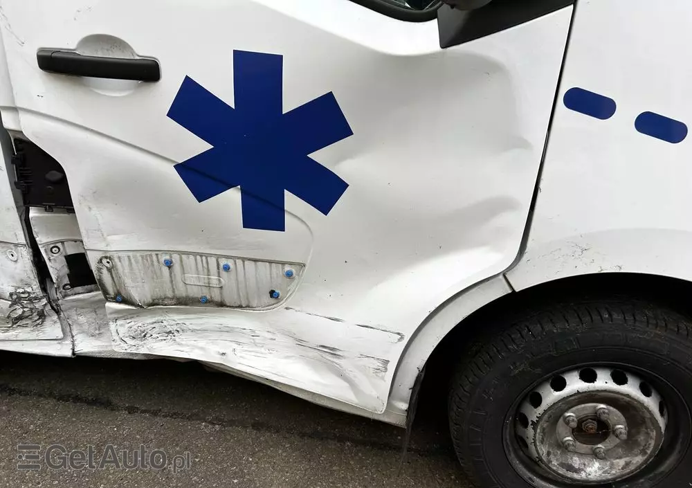 RENAULT MASTER VEGAS AMBULANCE 