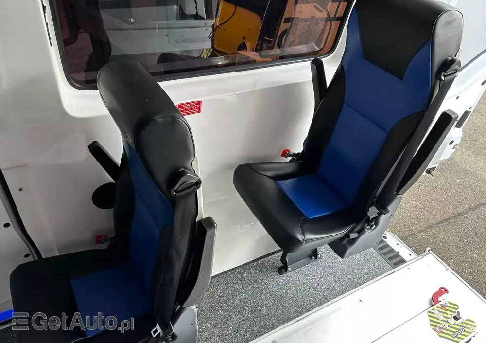 RENAULT MASTER VEGAS AMBULANCE 