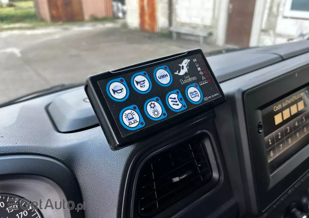 RENAULT MASTER VEGAS AMBULANCE 