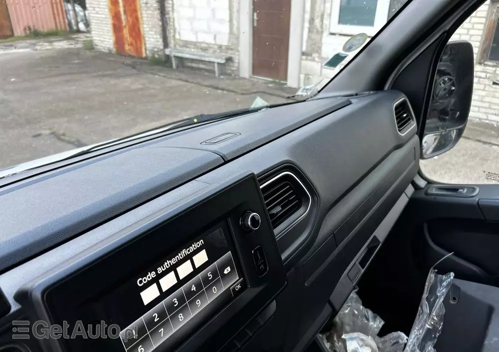 RENAULT MASTER VEGAS AMBULANCE 