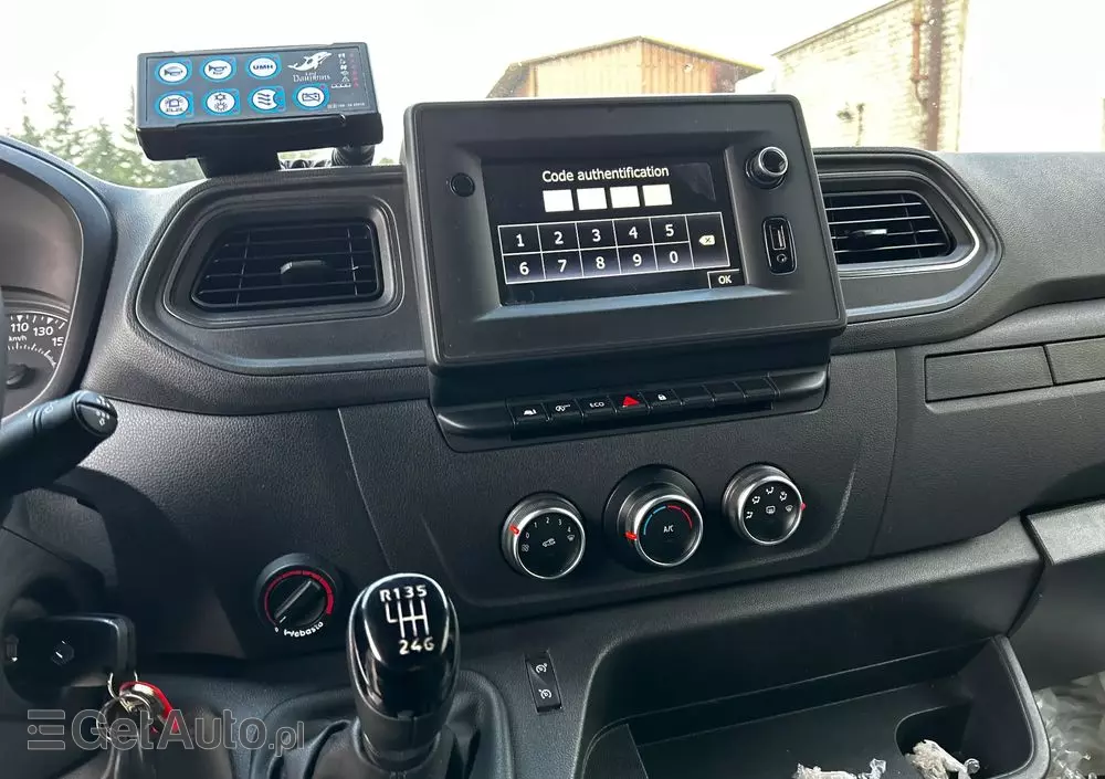 RENAULT MASTER VEGAS AMBULANCE 