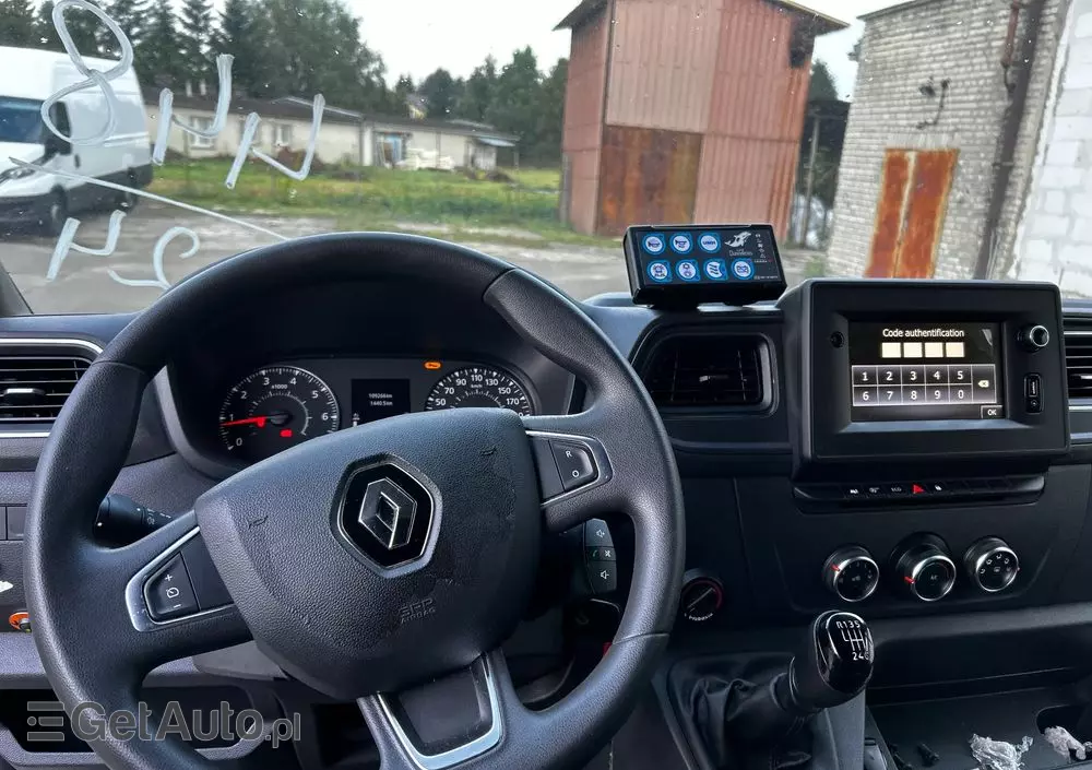 RENAULT MASTER VEGAS AMBULANCE 