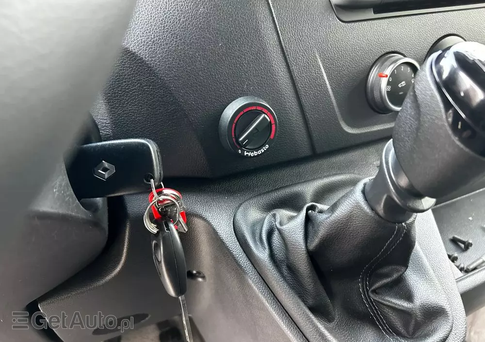 RENAULT MASTER VEGAS AMBULANCE 